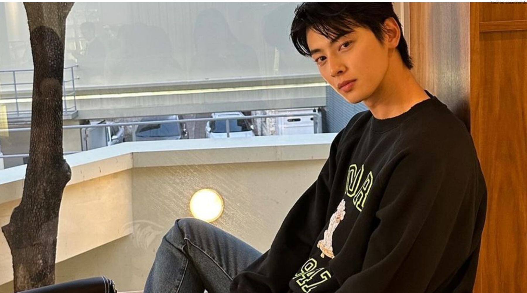 CHA EUN WOO DERRUBA A INTERNET COM SIMPLES FOTO - TecnoDicas e Trends