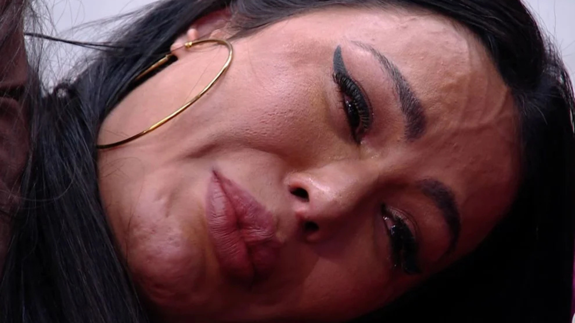 Gracyanne chora no Quarto Secreto