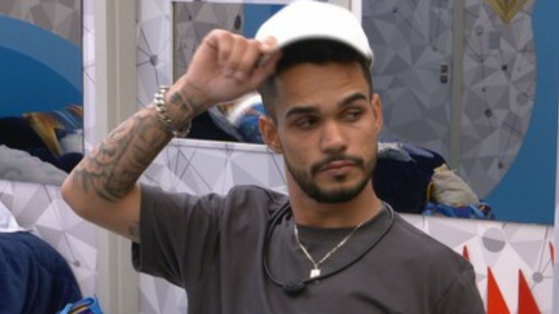 João Pedro vence a Prova do Líder no BBB 25 e define VIP. Enquanto isso, polêmica sobre um suposto beijo agita as redes sociais!